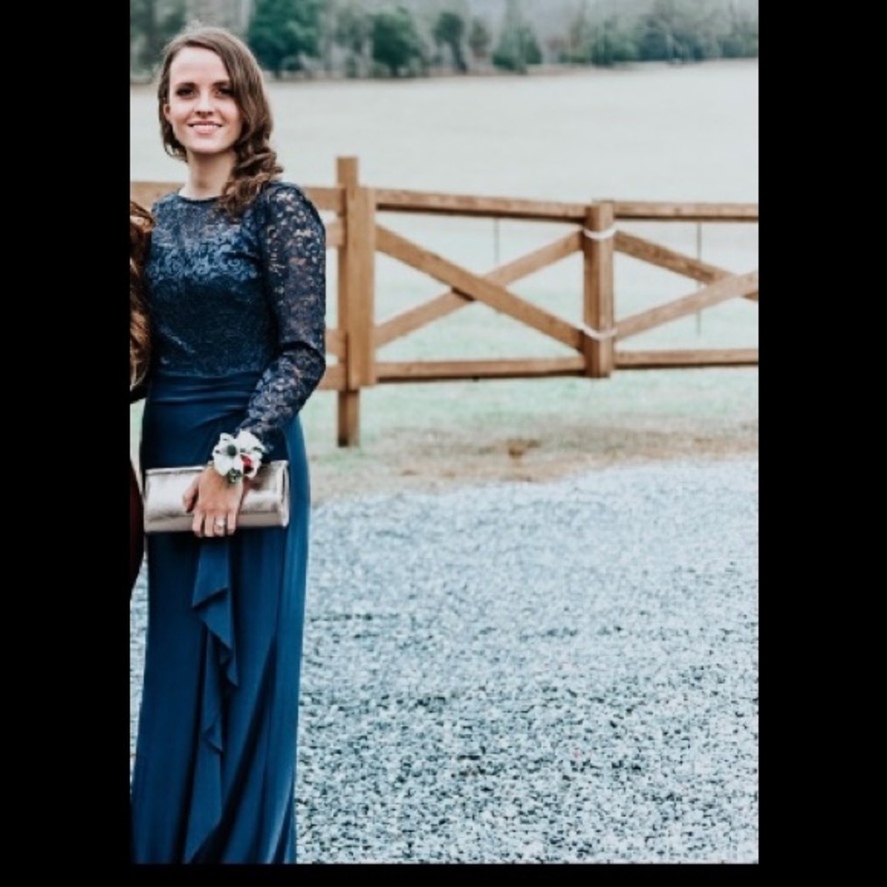 Navy blue gown for special occasions